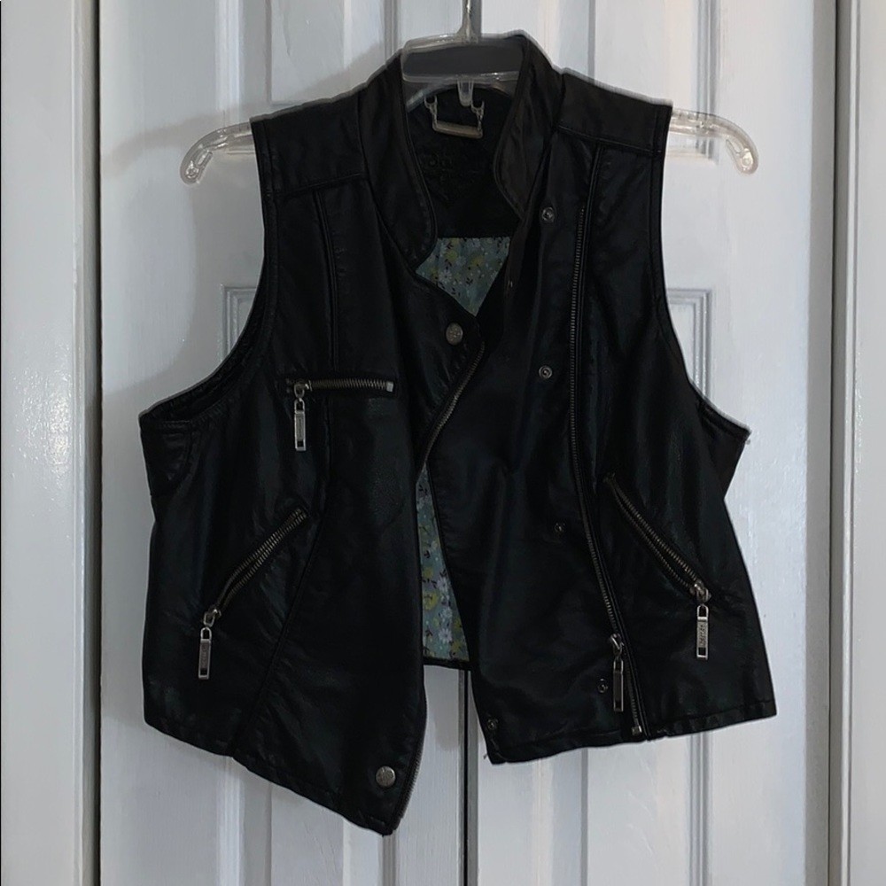 Women’s leather vest